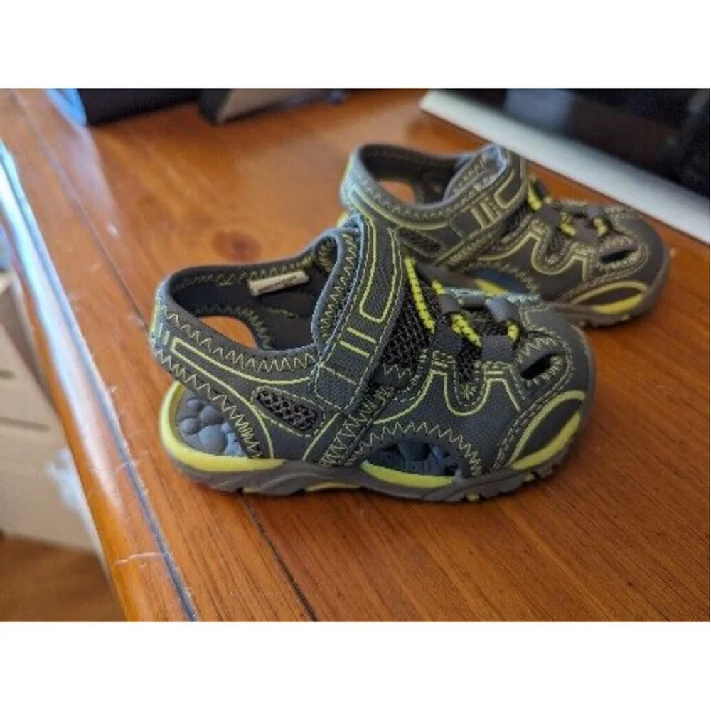 Garanimals Sandals Shoes Boys 5 Toddler Green Yellow Gray Water Shoes